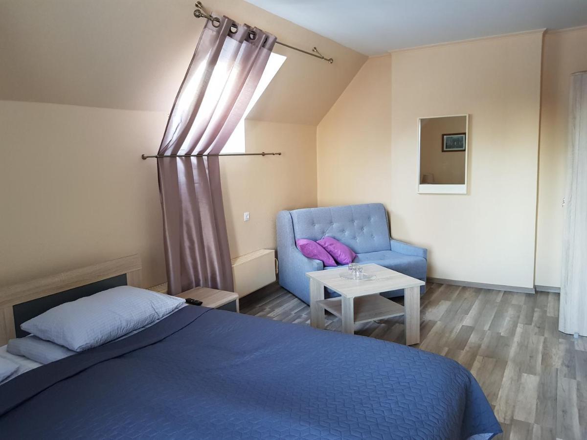 Hotel Melturi Luaran gambar